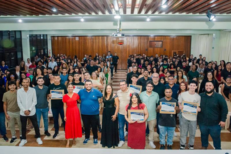 Secretaria Municipal da Juventude certifica 113 jovens concluintes de 4 cursos