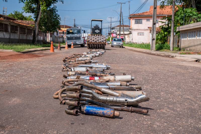 Benevides destrói quase 100 escapamentos barulhentos em megaoperação contra poluição sonora
