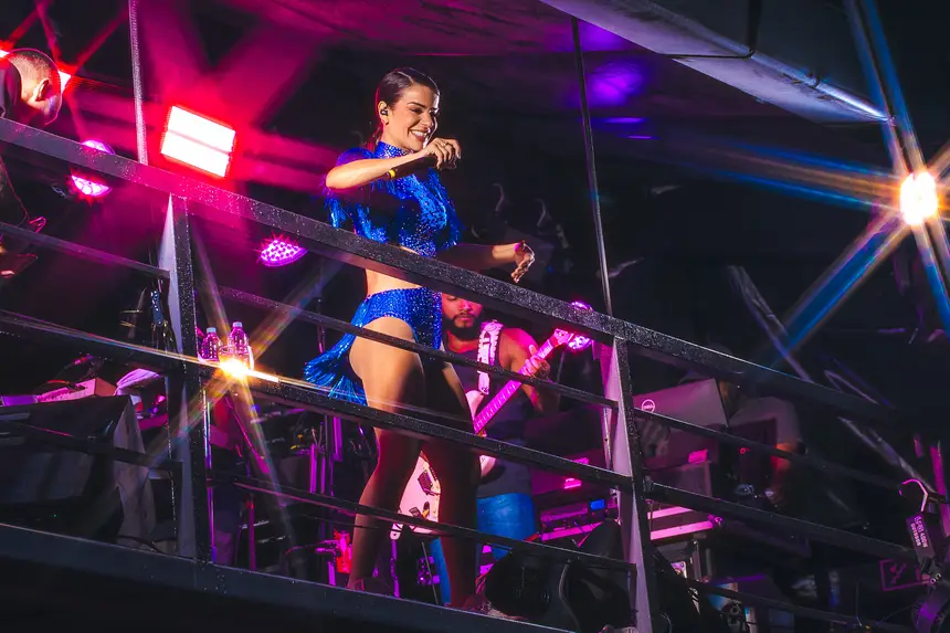 Estrela do Babado Novo agita multidão no Nagibão e faz história no Carnaval de Benevides